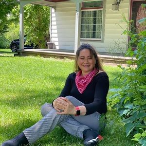 Meet your Posher, Nora